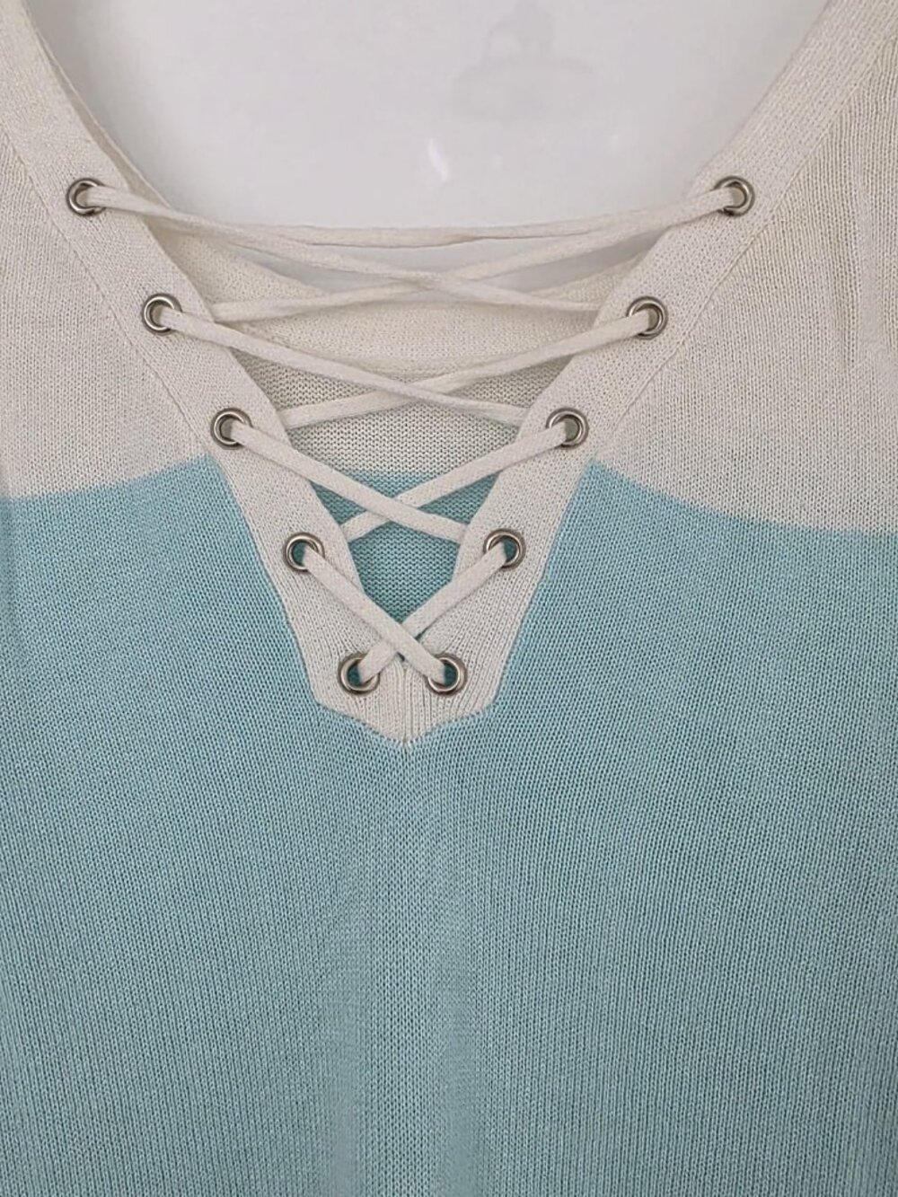 TRI COLOUR SWEATER! NWT🆕🆕🆕 - Picture 4 of 8